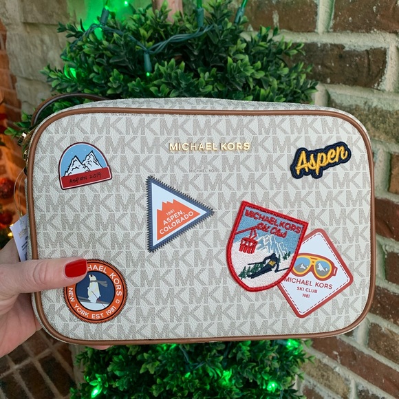 ✨🎁 SOLD 🎊 Michael Kors ASPEN Large EW Crossbody Bag🎁✨ - Picture 5 of 12